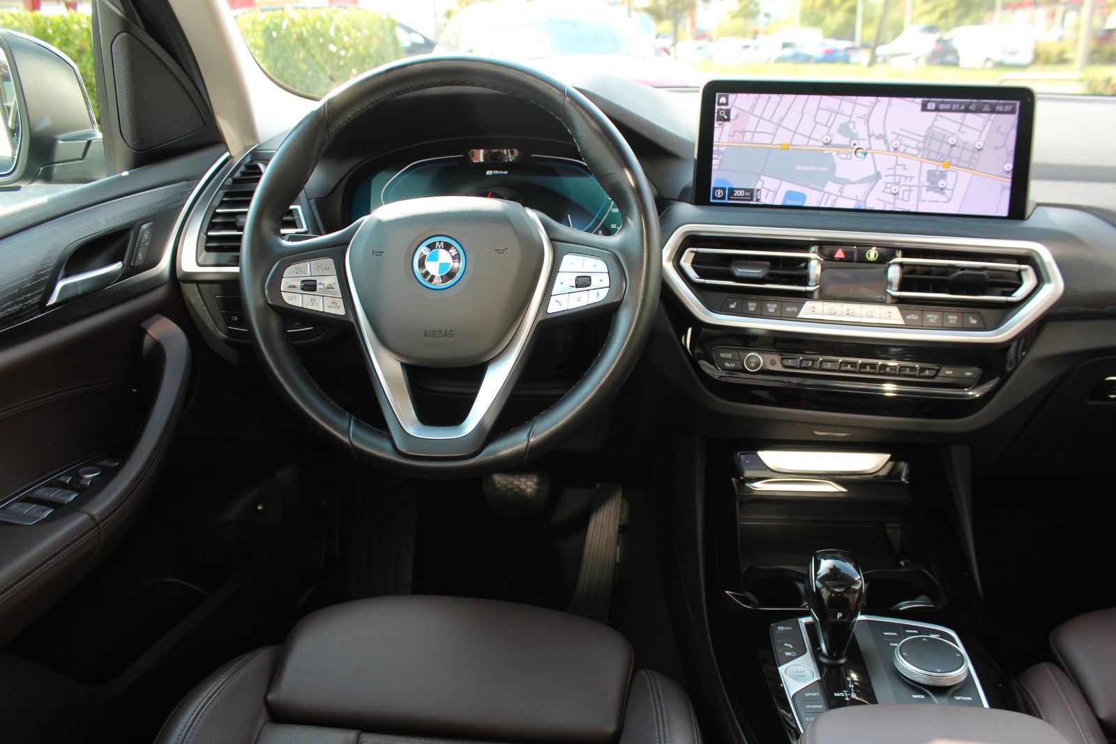 BMW X3 xDrive 30 e Laser Pano ACC HuD AHK Live-C. + foto 7