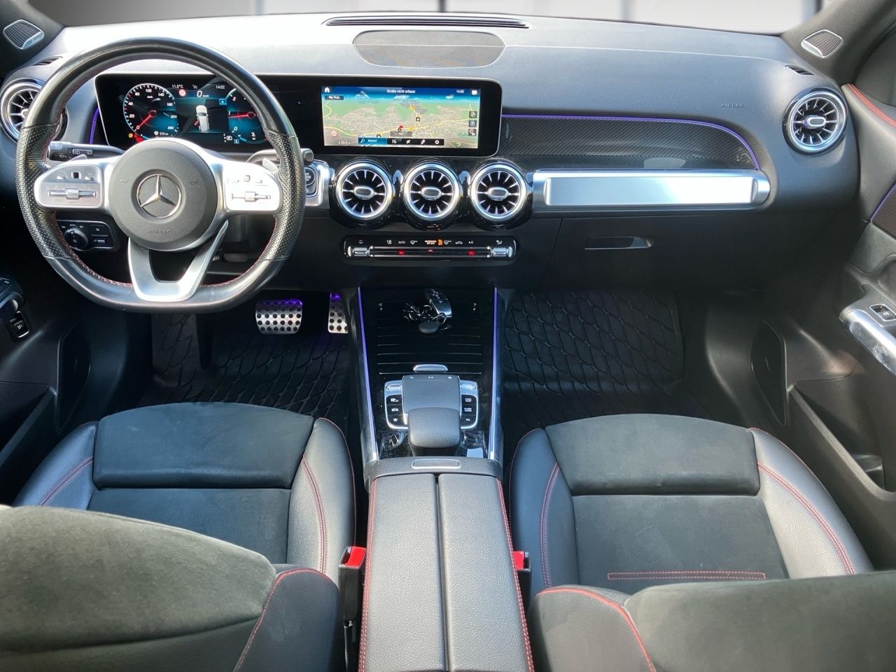 Fahrzeugabbildung Mercedes-Benz GLB 220 d 4M AMG+Pano+AHK+Multibeam+Burmester