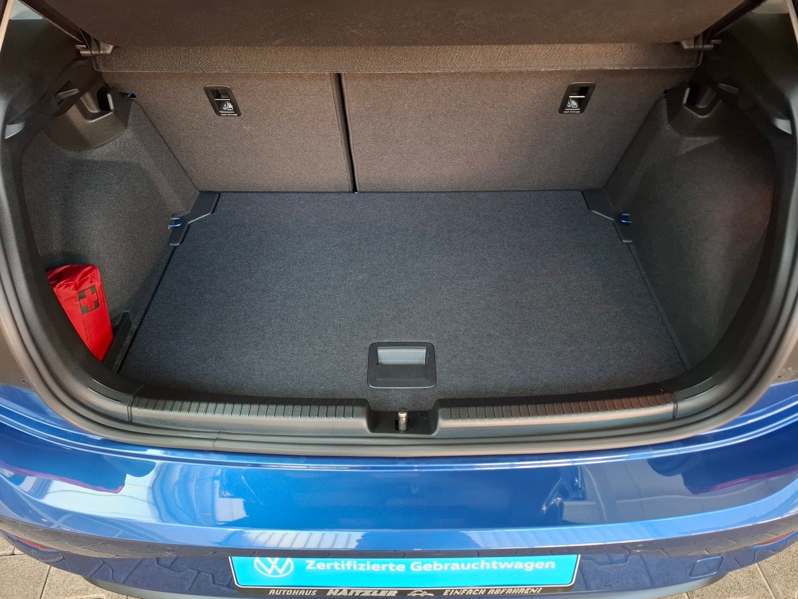 Fahrzeugabbildung Volkswagen Polo VI Move + Kamera+IQ.Light.+Navi+App Connect