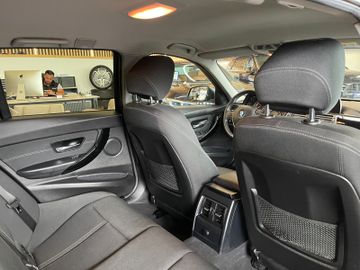 BMW 320 Touring 320 d xDrive *NAVI*TEMPOMAT*SZHZ*AHK