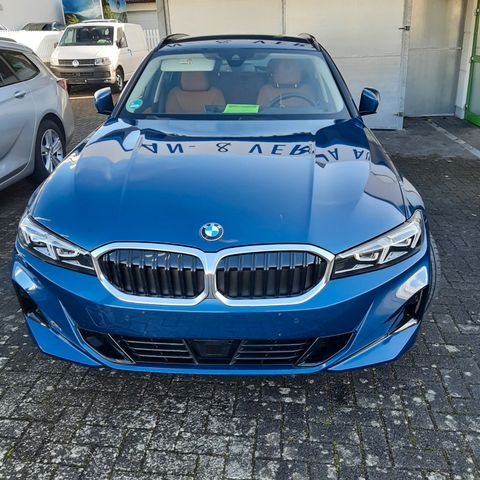 BMW 318i  Kombi Autom. LED-NAV-Leder-18" Alu-PDC