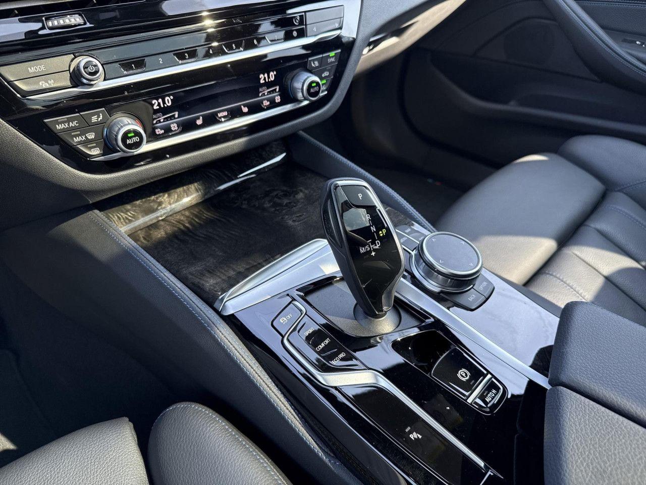 BMW 530dA T M SPORT LivePro,Laser,AHK,Pano,St+G,HUD