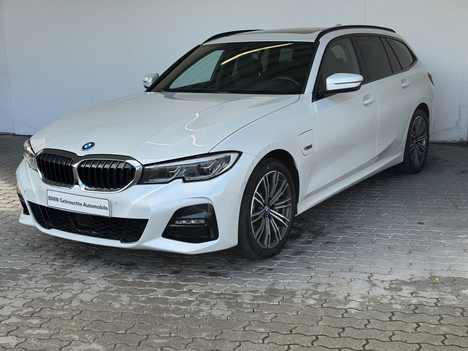 BMW 330e Touring M Sport