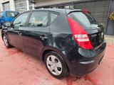 Hyundai i30 blue 1.4 Comfort - Hyundai i30: Comfort
