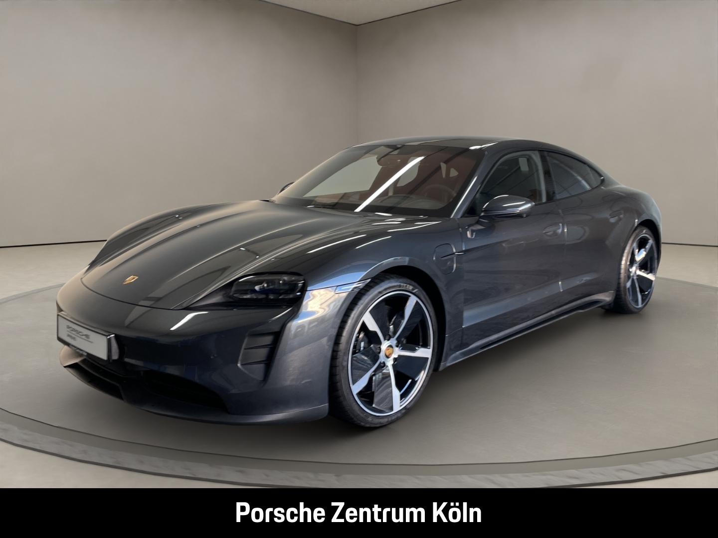 Porsche Taycan GTS HA-Lenkung InnoDrive Head-Up BOSE