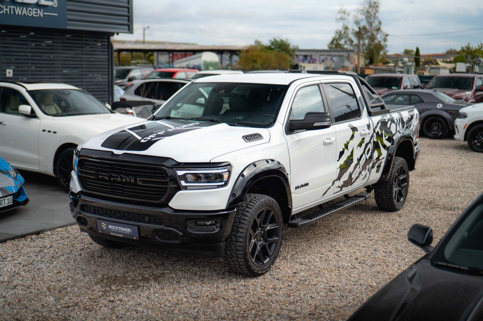 Fahrzeugabbildung Dodge RAM 5.7 V8 HEMI 4x4 OFFROAD LONGBED AXLE LOCK