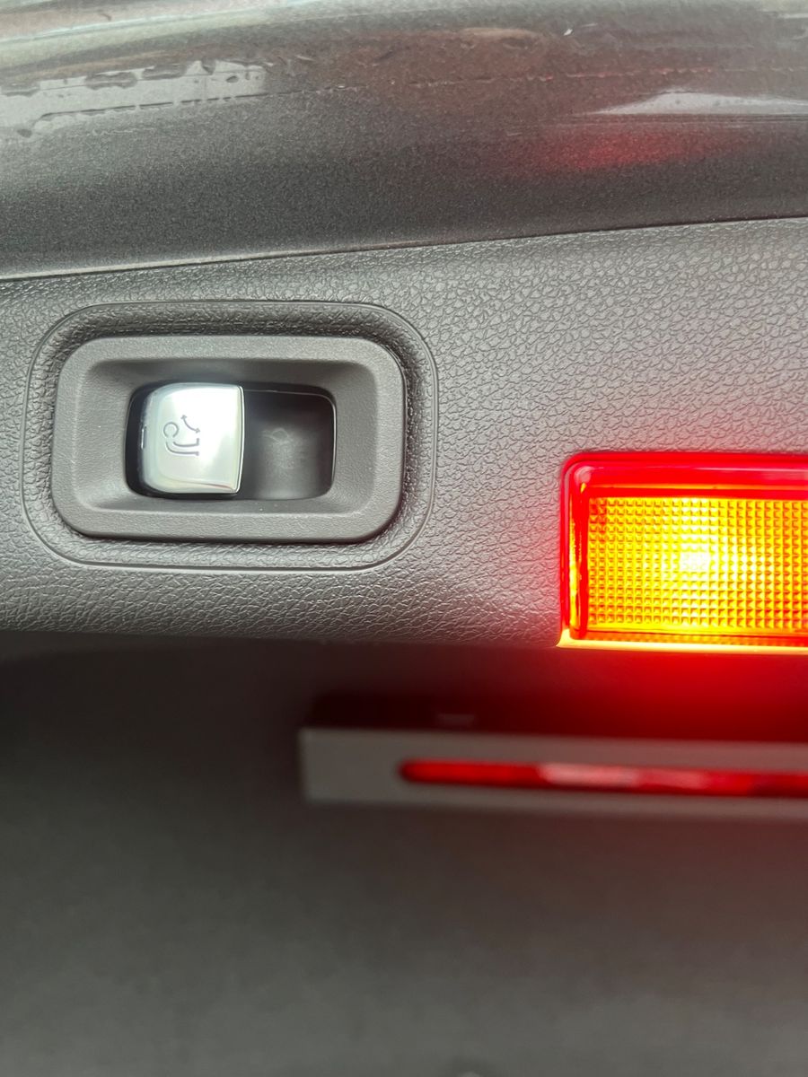Fahrzeugabbildung Mercedes-Benz E 350 AMG LINE * Widescreen * Ahk *