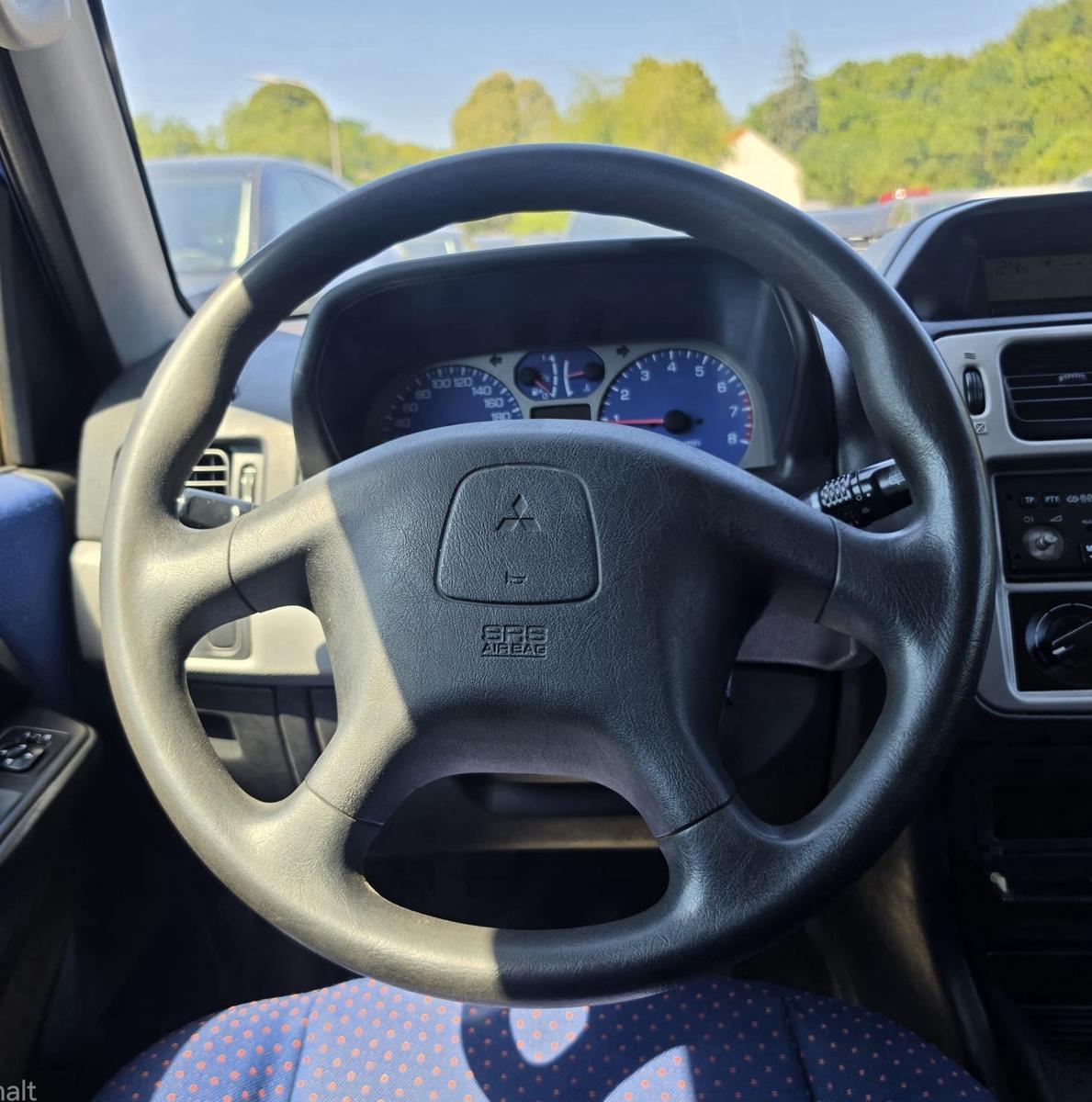 Mitsubishi Pajero Pinin 1.8 | 114 ch | BVM | Attelage fixe | Climatisation | Jantes alliage | Contrôle technique neuf