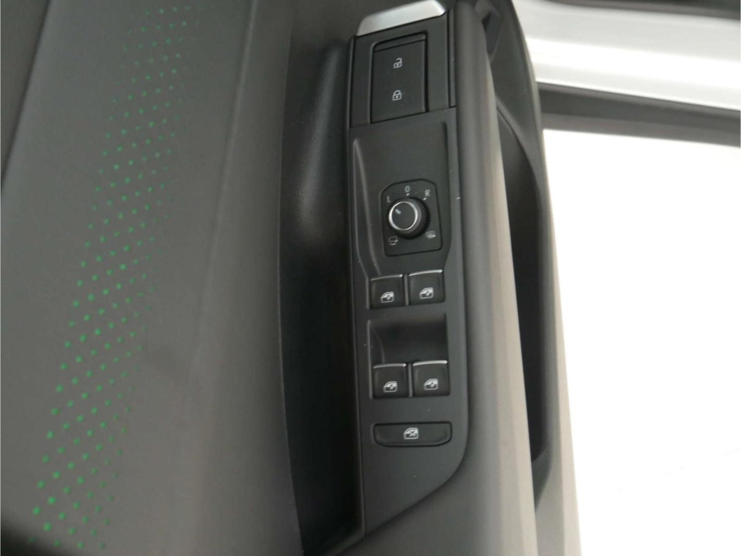Volkswagen T-Roc 1.5 eTSI Style Black DSG NAV/LED/Easy Open, миниатюра 20