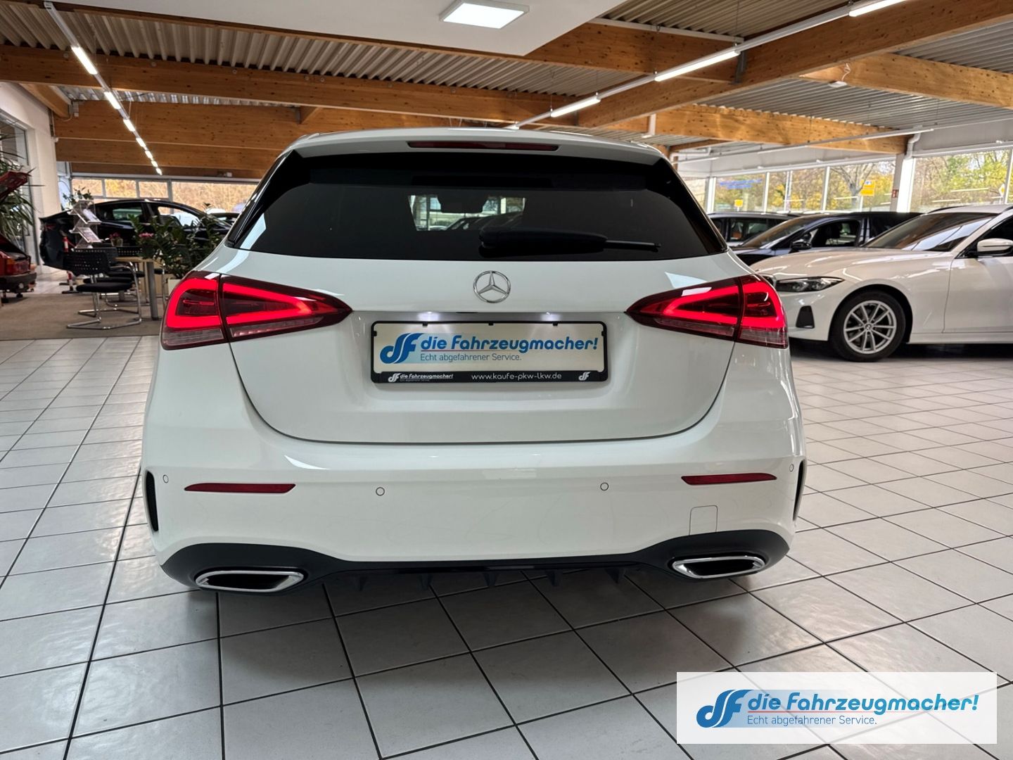 Fahrzeugabbildung Mercedes-Benz A 250 AMG Sportpaket HUD Navi Digitales Cockpit