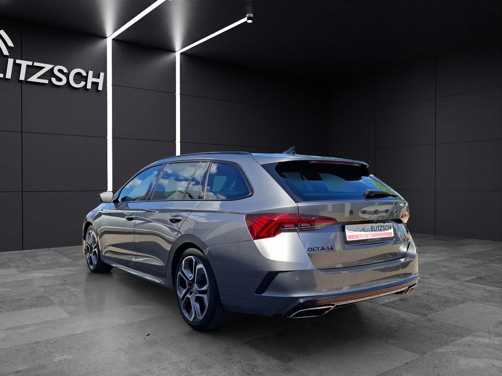 Fahrzeugabbildung SKODA Octavia Combi TDI RS Plus 4x4 Matrix Navi HUD AI