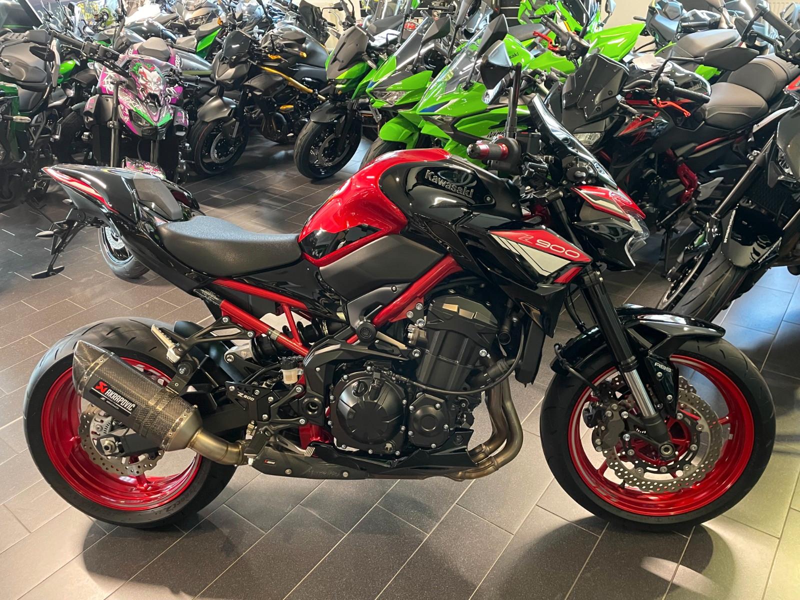 Kawasaki Z900 Performance + viel Zubehör neuwertig