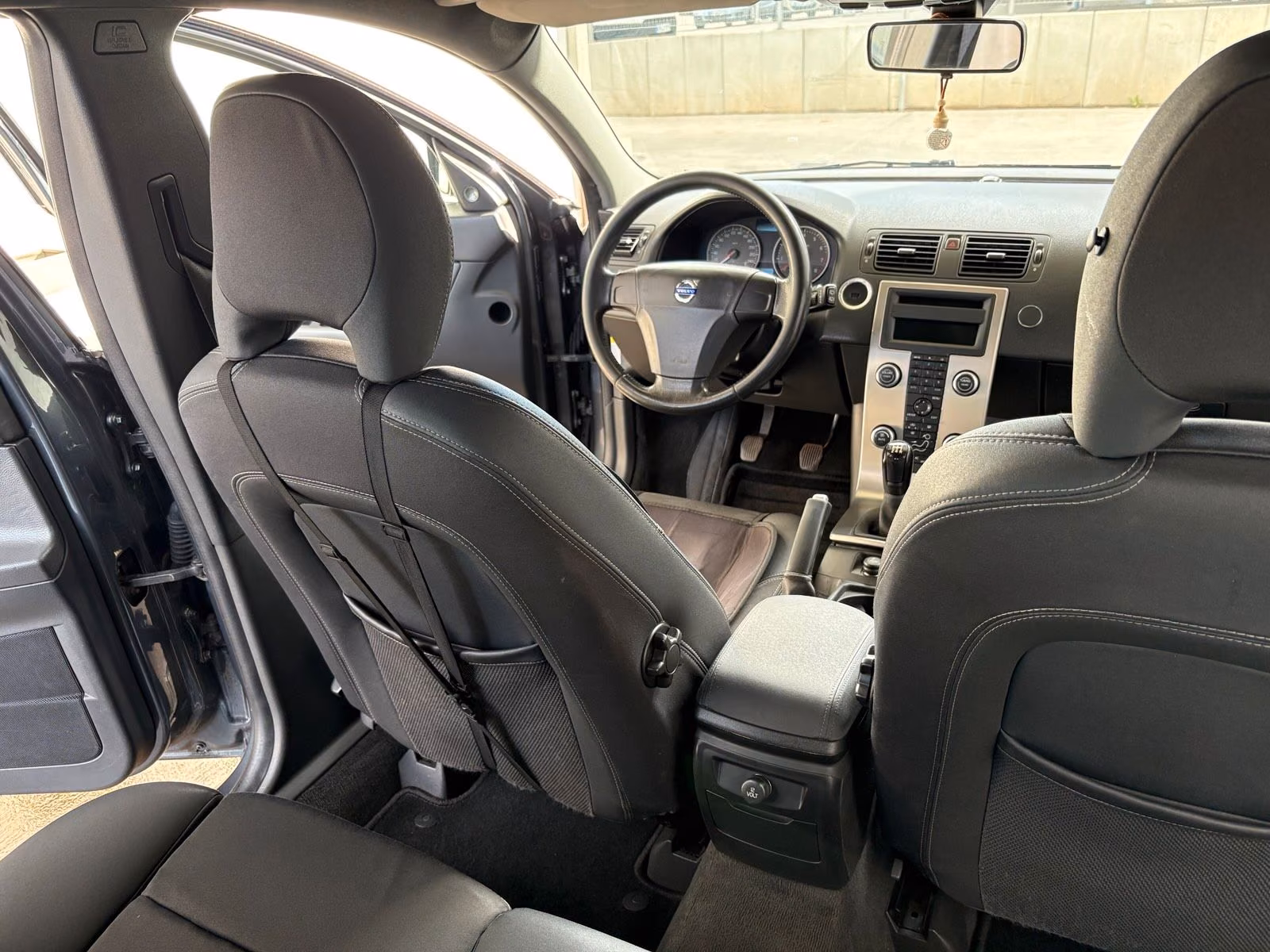 Volvo V50 2005 — photo 13