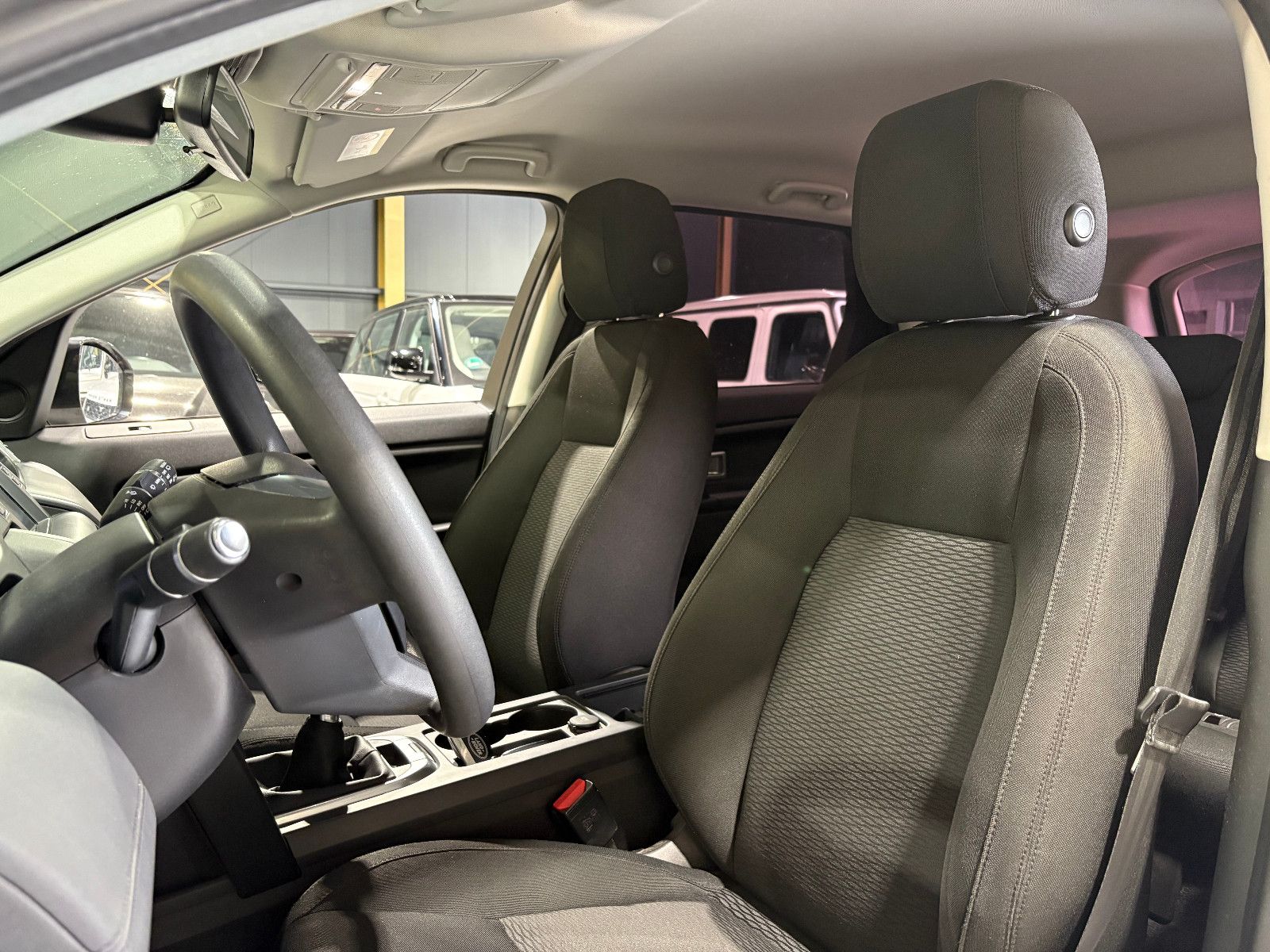 Fahrzeugabbildung Land Rover Discovery Sport Pure/PDC/SHZ/KLIMA/SPURHALTEASS.