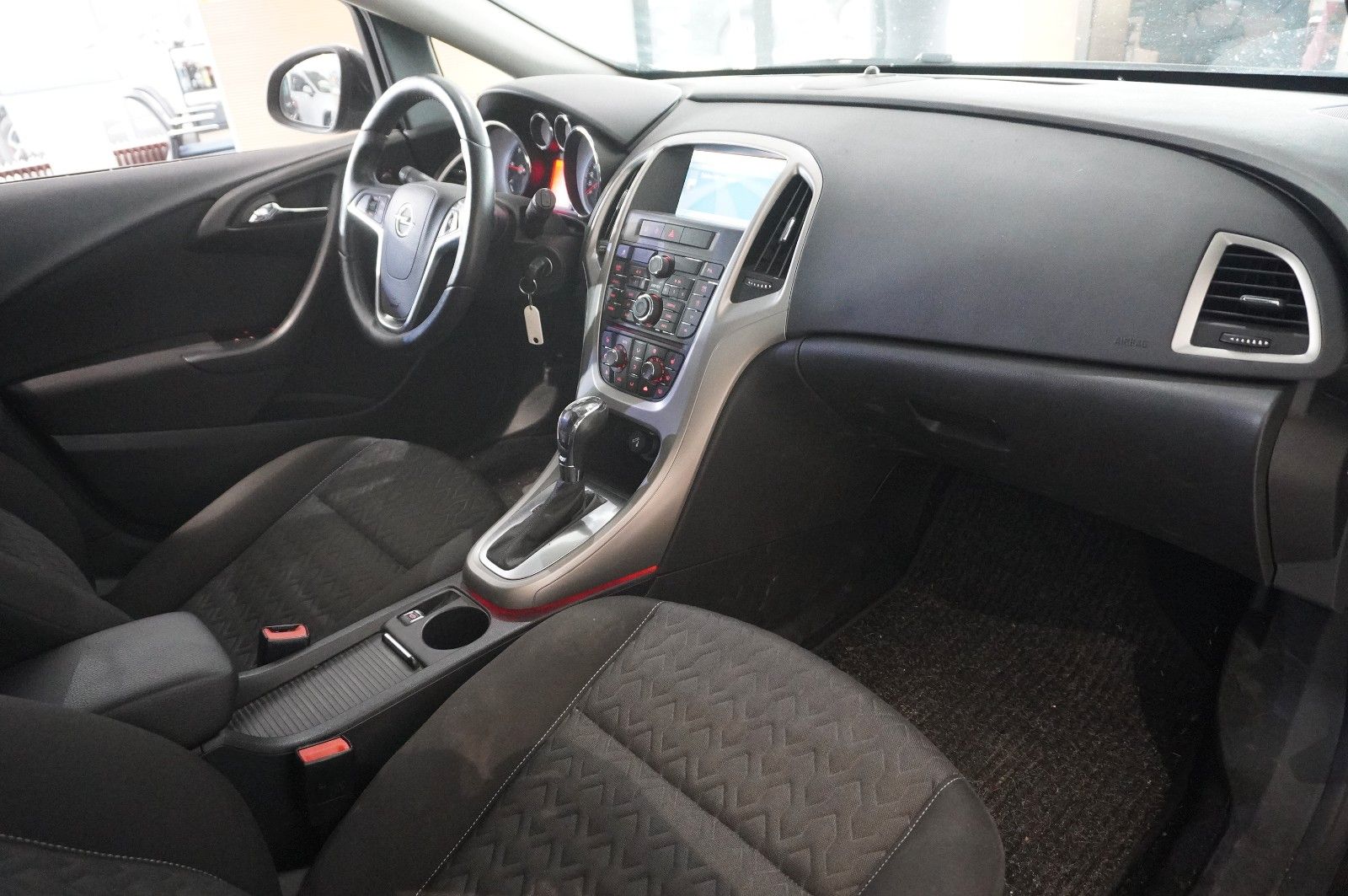 Fahrzeugabbildung Opel Astra J ST  2.0D ACTIVE SPORT/NEBEL/PDC/TEMP.