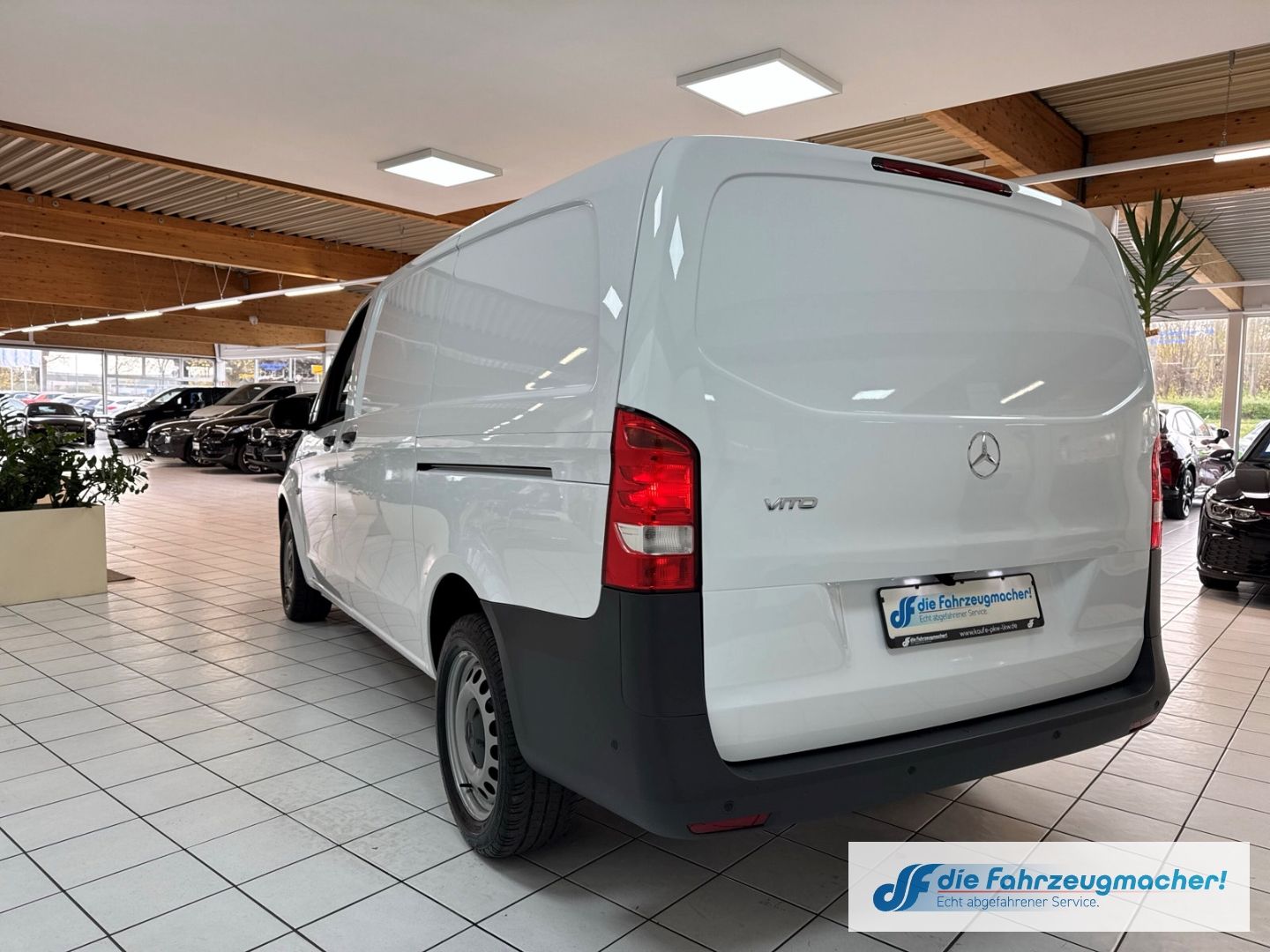 Fahrzeugabbildung Mercedes-Benz Vito Kasten 114 CDI RWD lang Navi DAB SHZ Rückfa