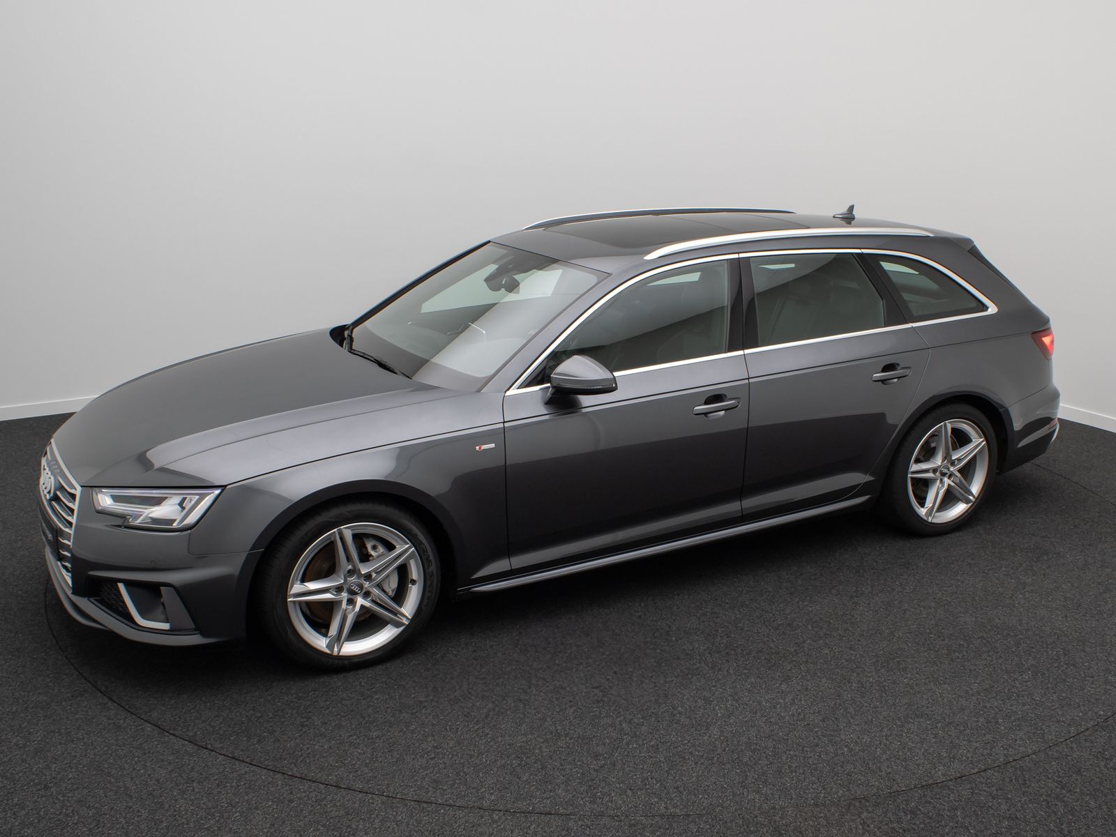 Fahrzeugabbildung Audi A4 quattro SLine Kamera DAB Massage Panorama 18"