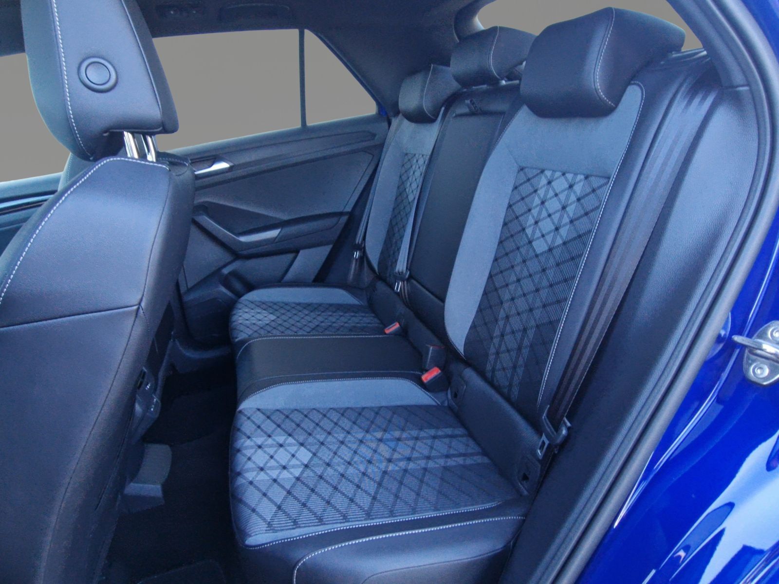 Volkswagen T-Roc - Bild 8