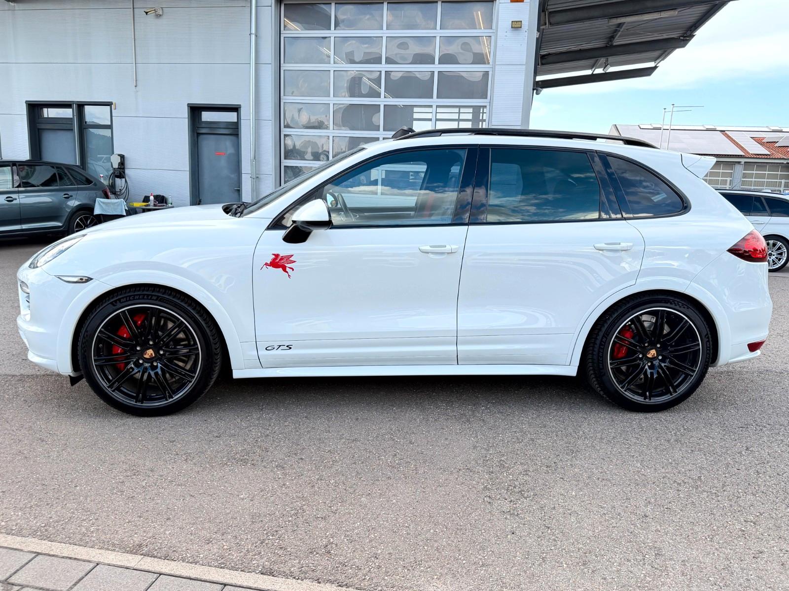 Porsche Cayenne GTS **APPROVED 9/2027** Pano_Luft_StandH