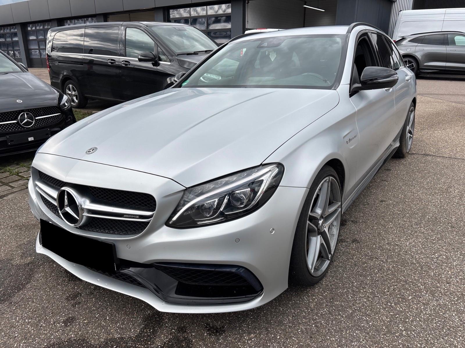 Mercedes-Benz C63 T AMG ACC BURMESTER AMG-ABGAS AMBIENTE AHK