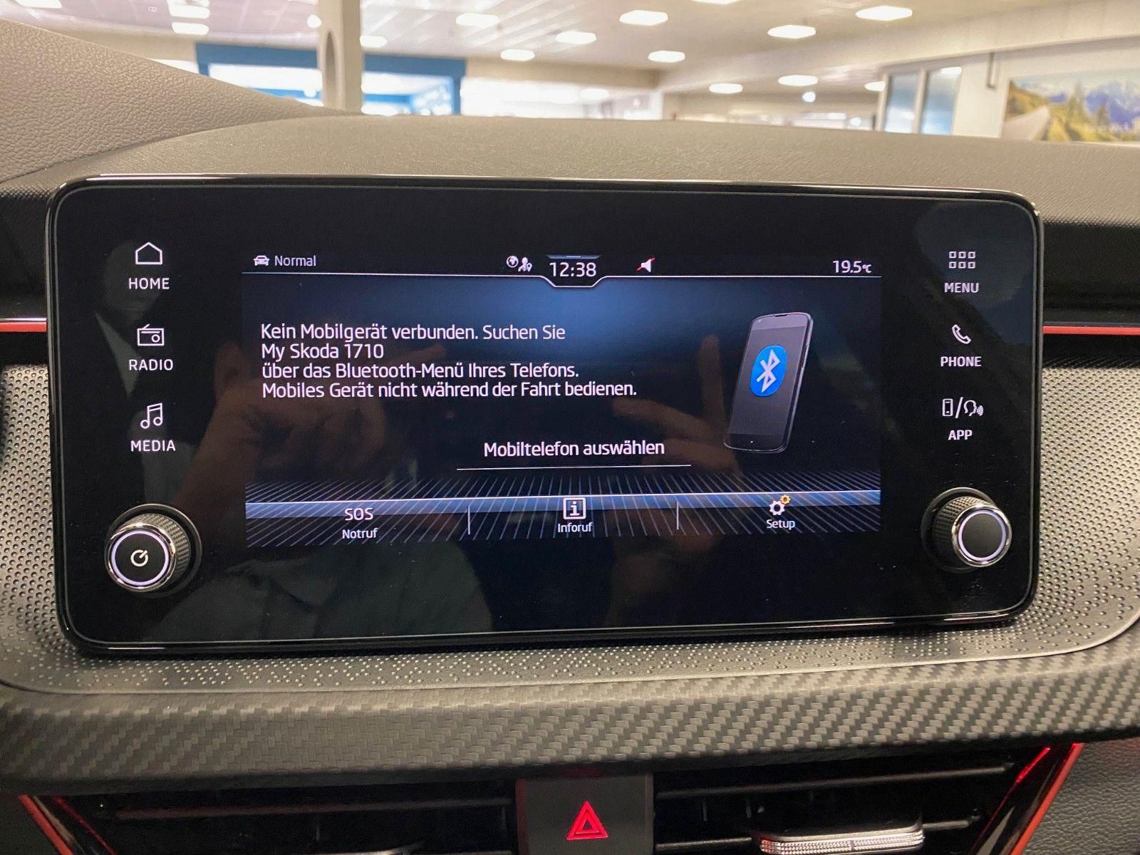 Fahrzeugabbildung SKODA Kamiq 1.5 TSI DSG Monte Carlo+MATRIX+PANORAMA+BC