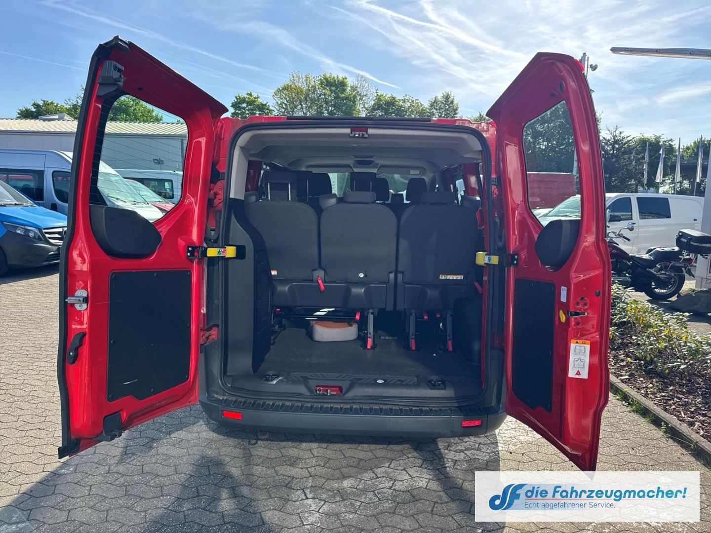 Fahrzeugabbildung Ford Transit Custom Kombi 300 L1 2.2 TDCi *2275 *EXPO