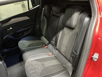 Peugeot 408 - 8