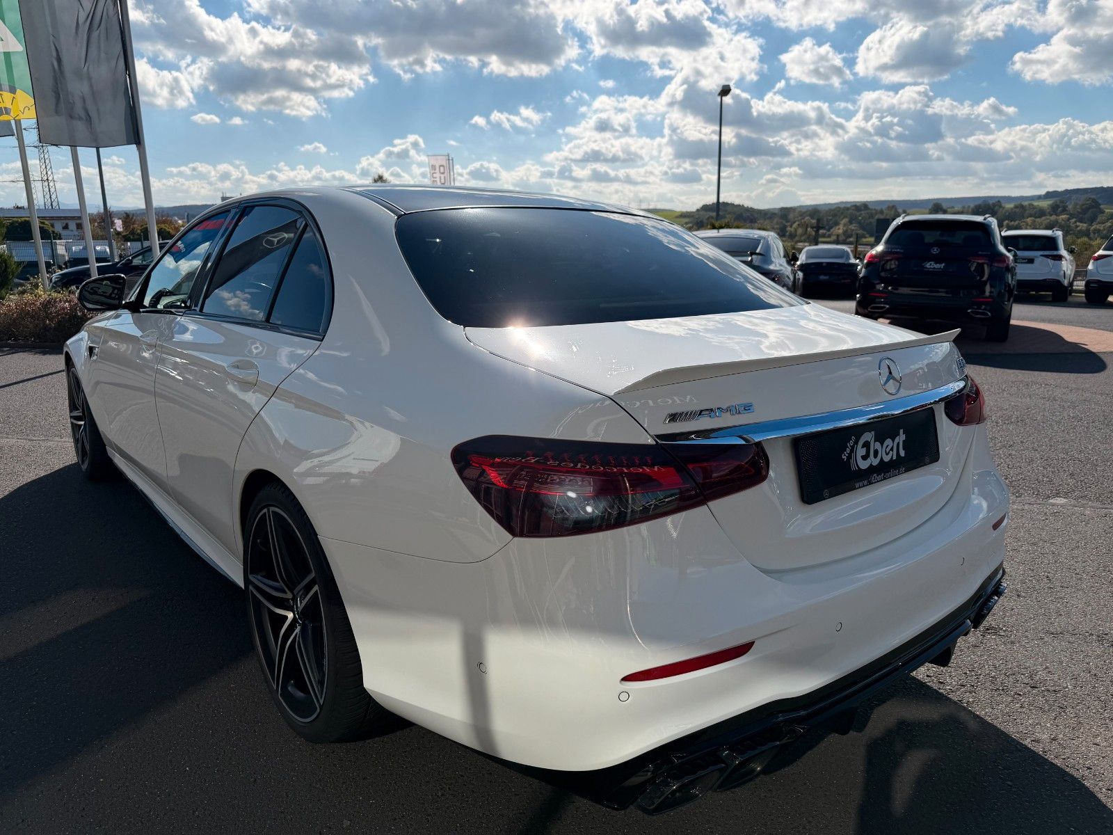 Fahrzeugabbildung Mercedes-Benz E 63 AMG S+DISTR+360°+AIRMAT+DRIVERS+NIGHT+PANO+