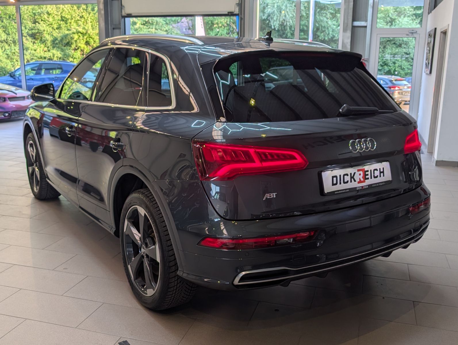 Fahrzeugabbildung Audi Q5 45 TDI Quattro S-Line Sport TEMP MMI SHZ 20"