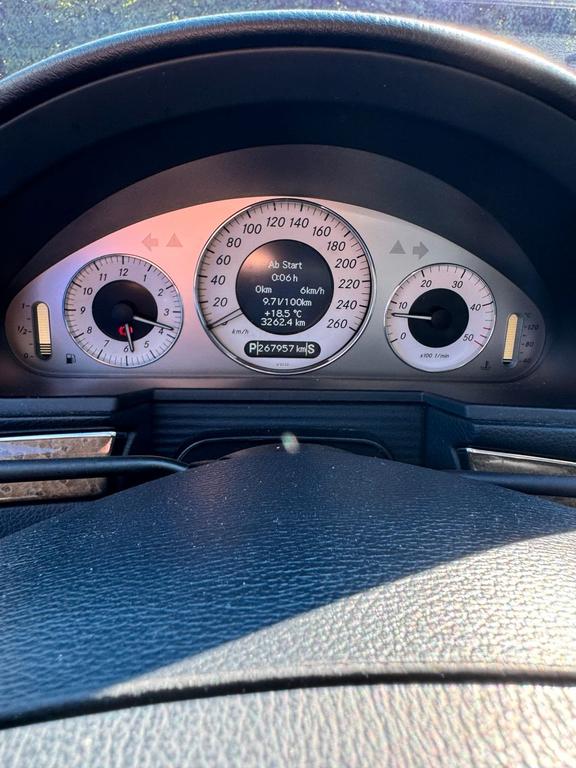 Mercedes-Benz E 320