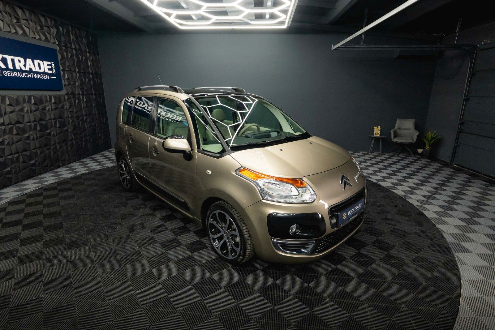 Fahrzeugabbildung Citroën C3 Picasso Exclusive Black Paket *1.Hand*Pano*