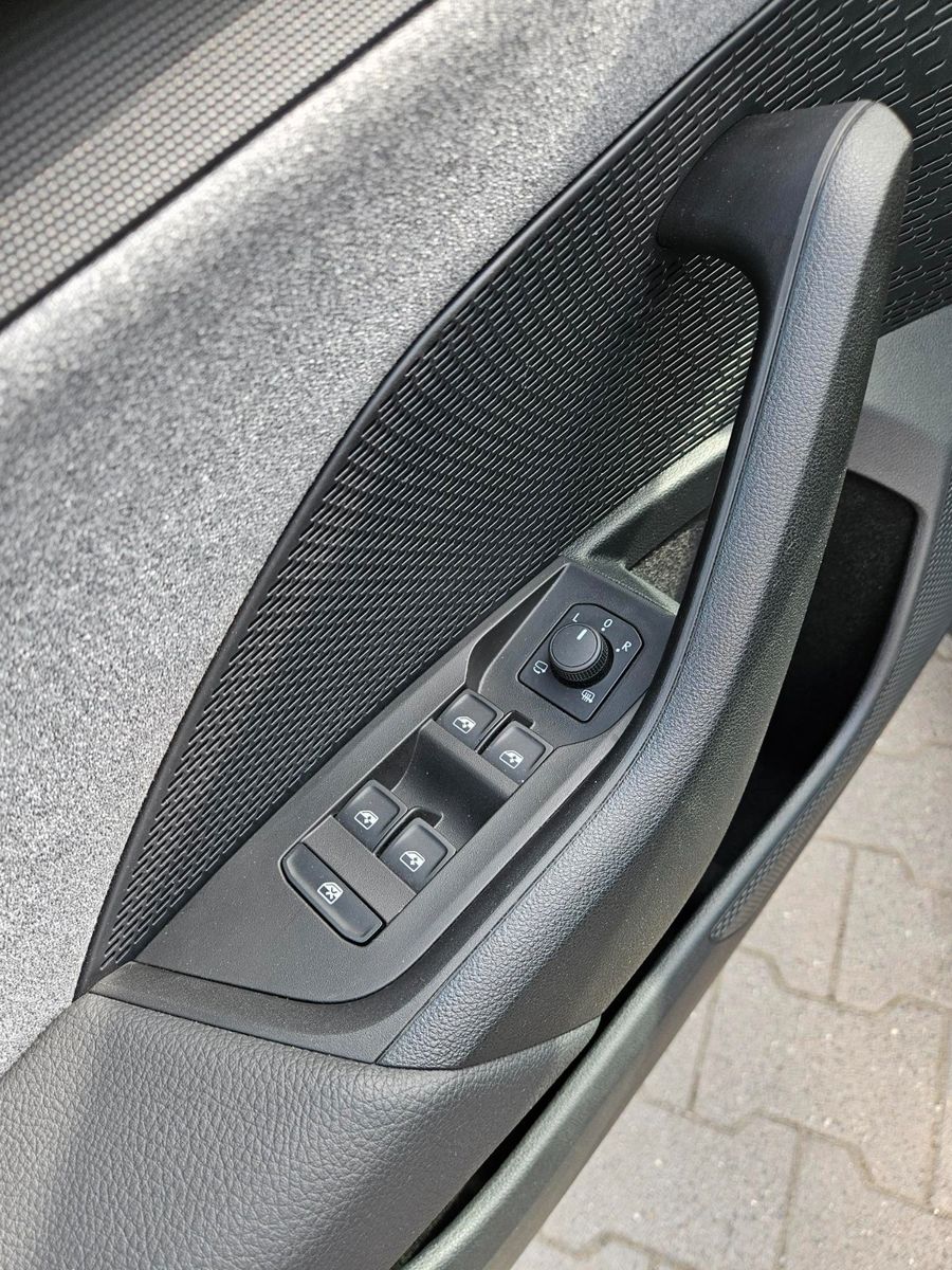 Skoda Octavia Combi 2.0 TDI 110 kW Selection ACC LED foto 10