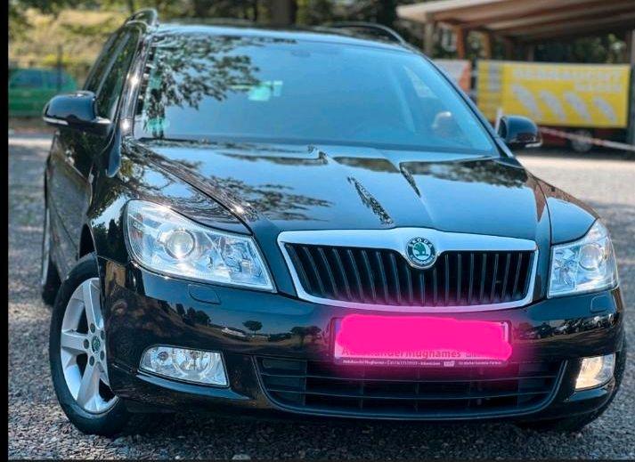 Skoda Octavia 2011 — вигляд ззаду