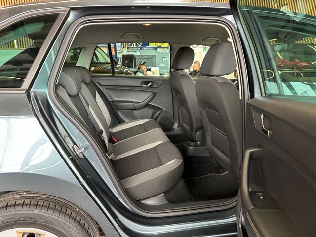Skoda Rapid*KLIMAAUTO*SZHZ*CARPLAY*NAVI*TEMPO*TÜV0927