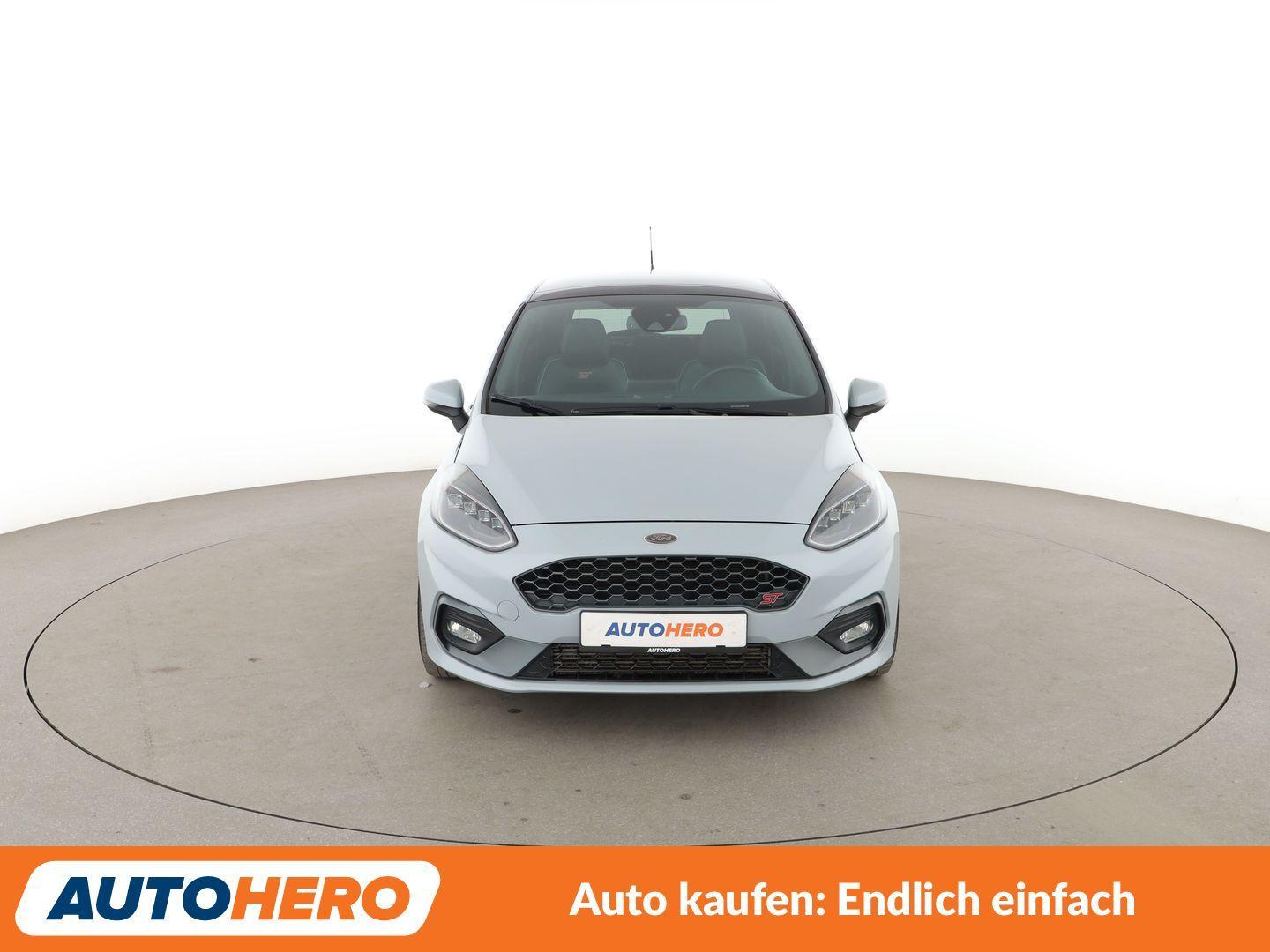 Ford Fiesta 1.5 EcoBoost ST *NAVI*LED*TEMPO*PDC*PANO*
