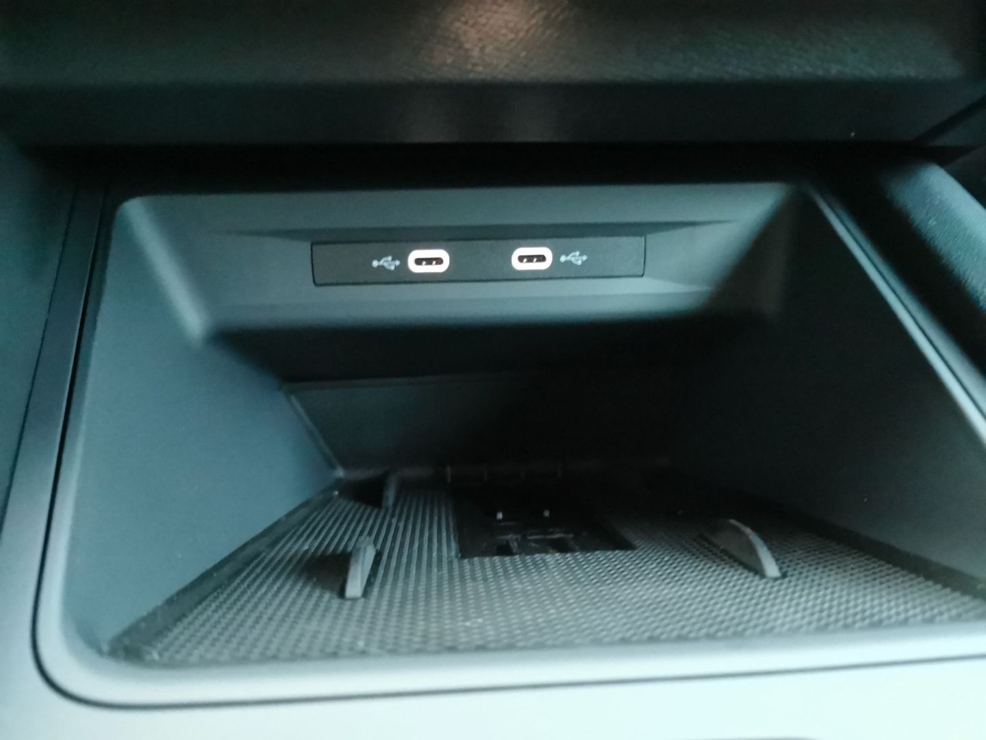 Fahrzeugabbildung CUPRA Formentor Navi digi. Cockpit LED El. Heckklappe