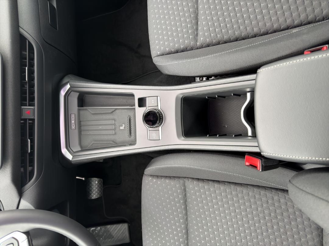 Fahrzeugabbildung Volkswagen T-ROC Life GHR,AHK,App-Connect,Winterpaket,17LM-