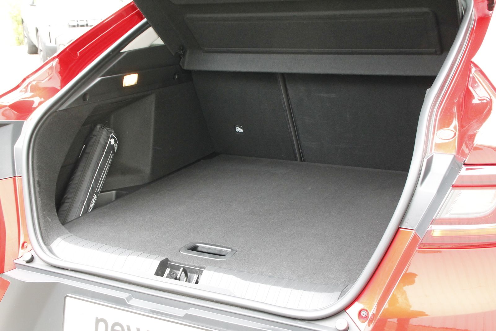 Fahrzeugabbildung Renault Arkana INTENS TCe 140 EDC