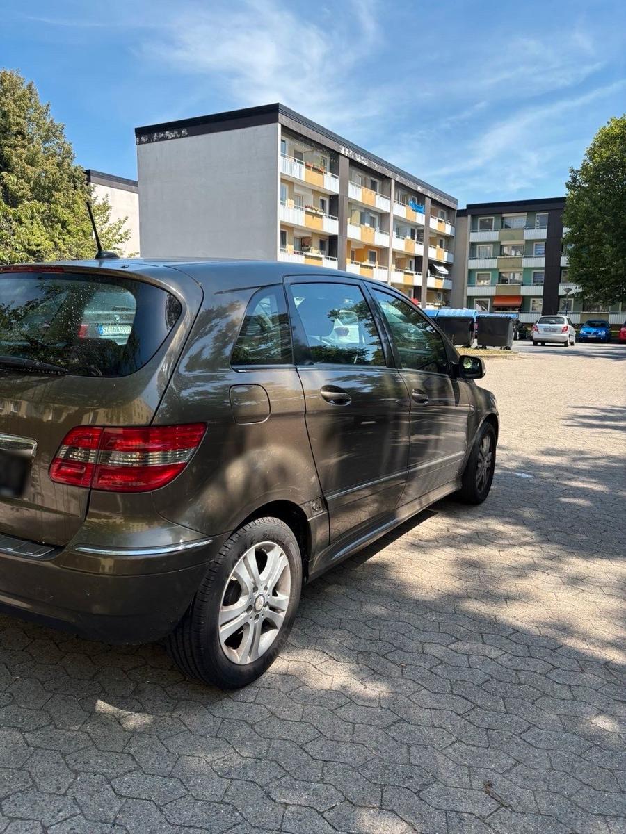 Mercedes-Benz B200 2012 — photo 6