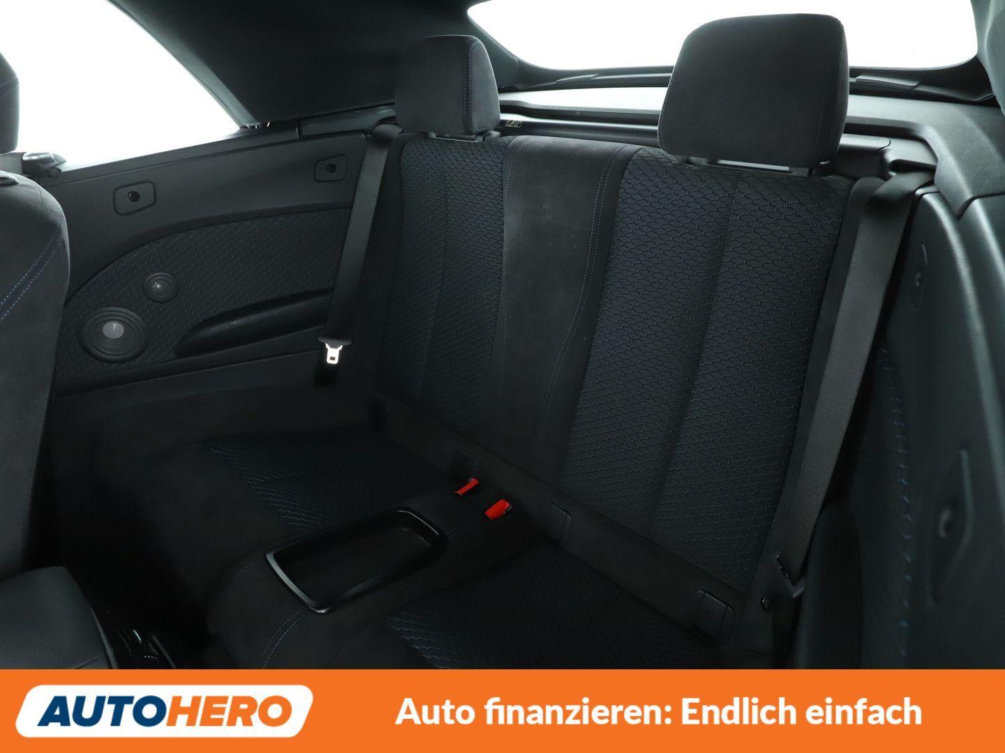 BMW 220i M Sport Aut.*NAVI*LED*PDC*TEMPO*SHZ*ALU*