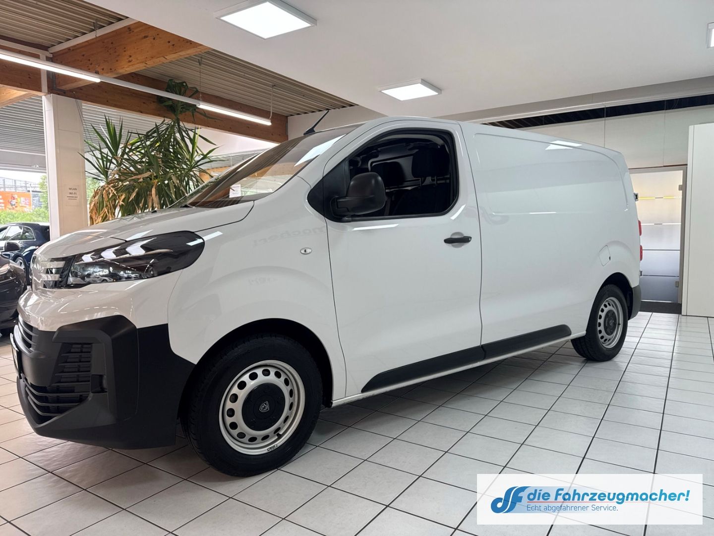 Fahrzeugabbildung Peugeot Expert Kasten Standard 1.5 BlueHDi 120 FAP EU6d