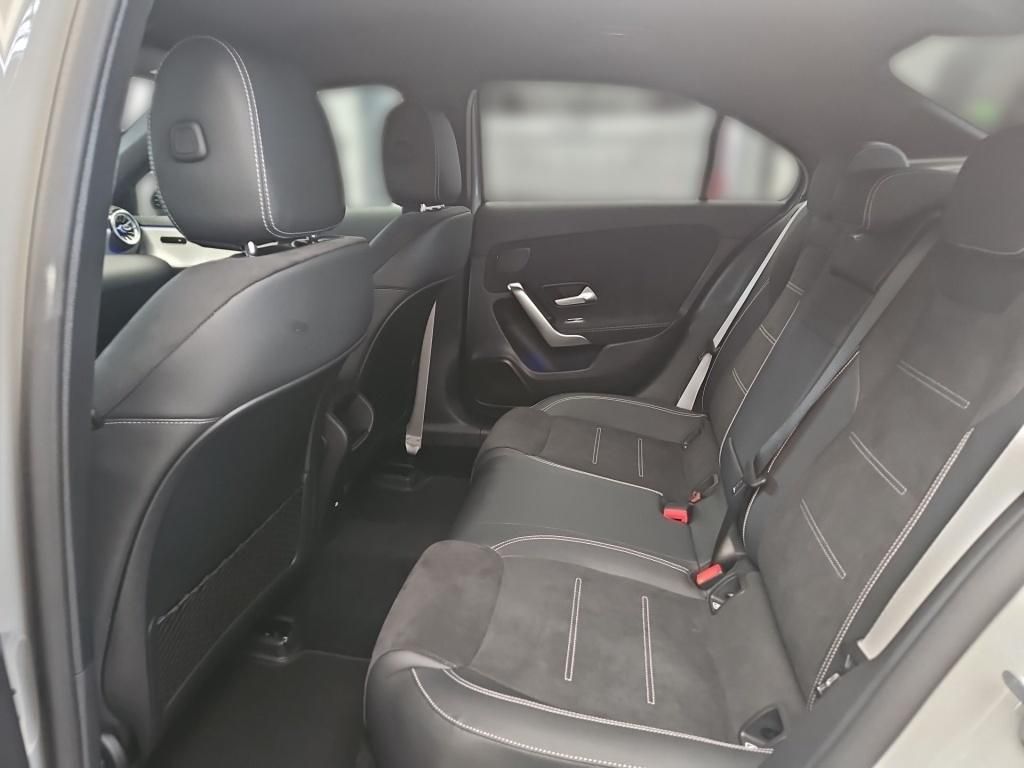 Fahrzeugabbildung Mercedes-Benz A 200 Limo ++SPECIAL-EDITION+AHK+KEYLESS+MULTI++