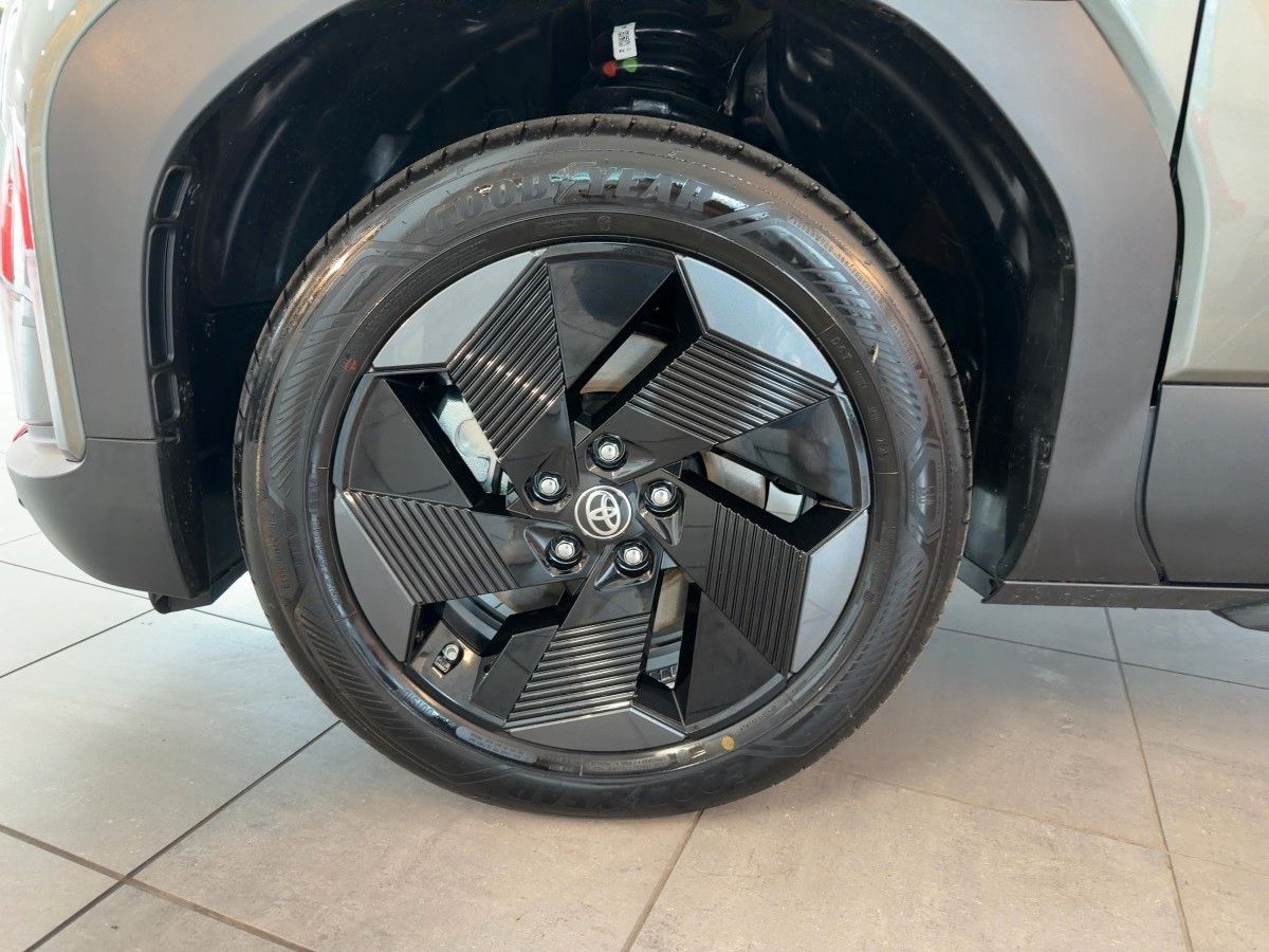 Fahrzeugabbildung Toyota Urban Cruiser 61 kWh Teamplay *0,00% Fin. 30.06*