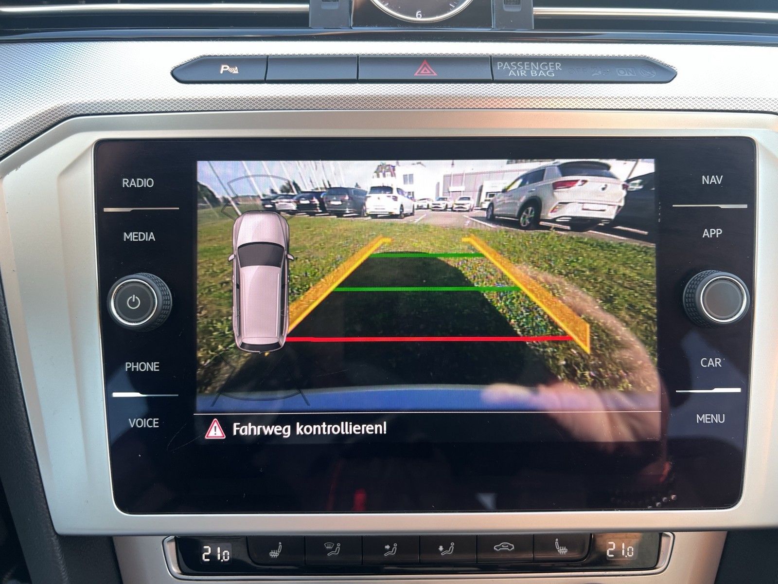 Fahrzeugabbildung Volkswagen Passat Variant TSI Comfortline BMT LED Navi ACC