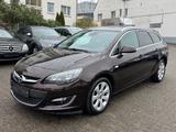 Opel Astra J Sports Tourer Exklusiv - Opel Astra Exklusiv mit Benzin-Antrieb