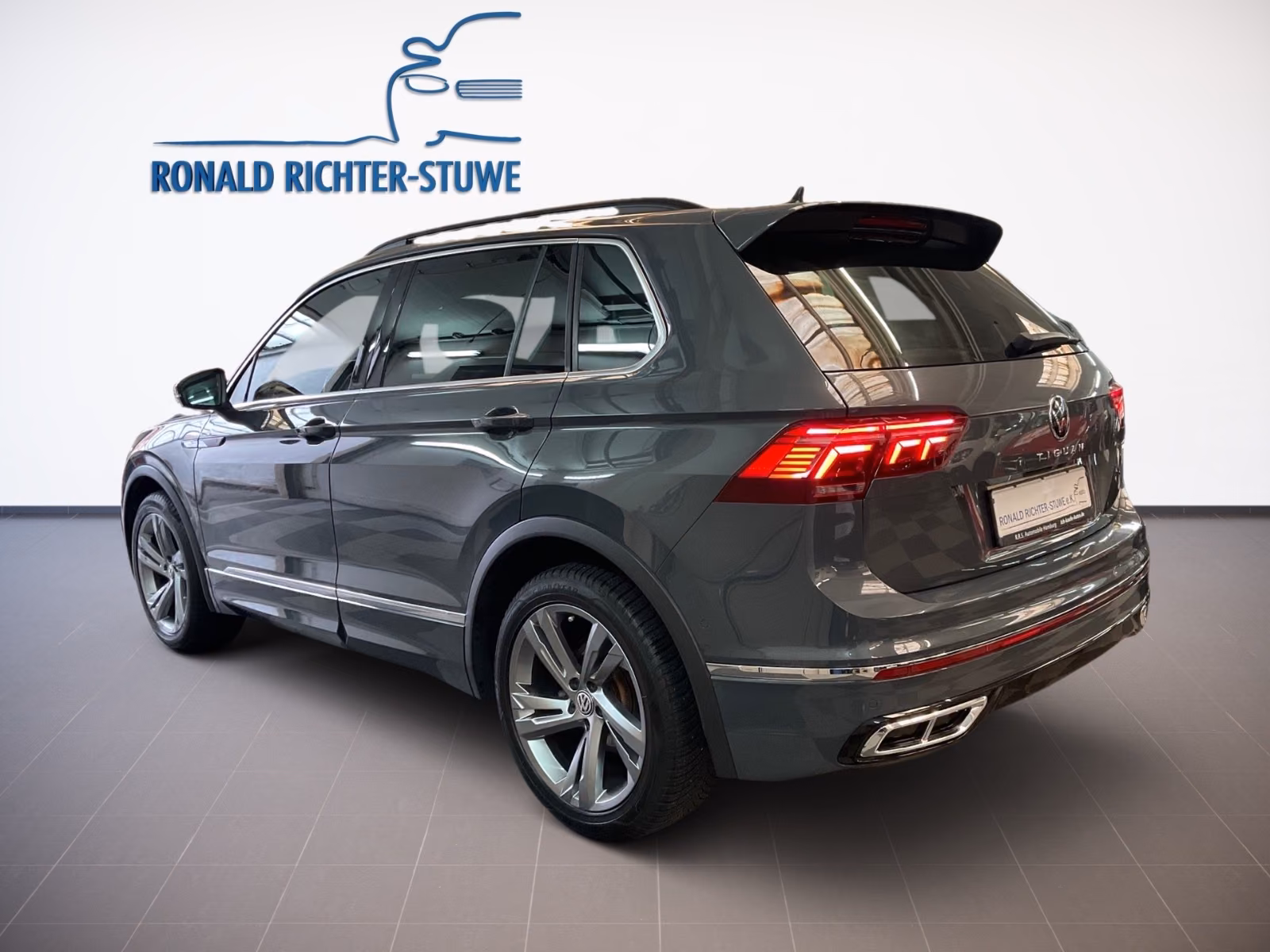 Volkswagen Tiguan R-Line, Navi, Kamera, ACC, SH, TÜV 08/28, миниатюра 2