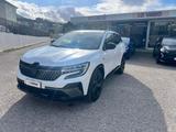 Renault Austral Full Hybrid E-Tech 200 CV Techno - weiße Renault Alaskan