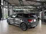 Audi A1 S-Line S-tronic*NAVI*XENON*TEMPOMAT*5TÜRER* - Audi A1: Grau