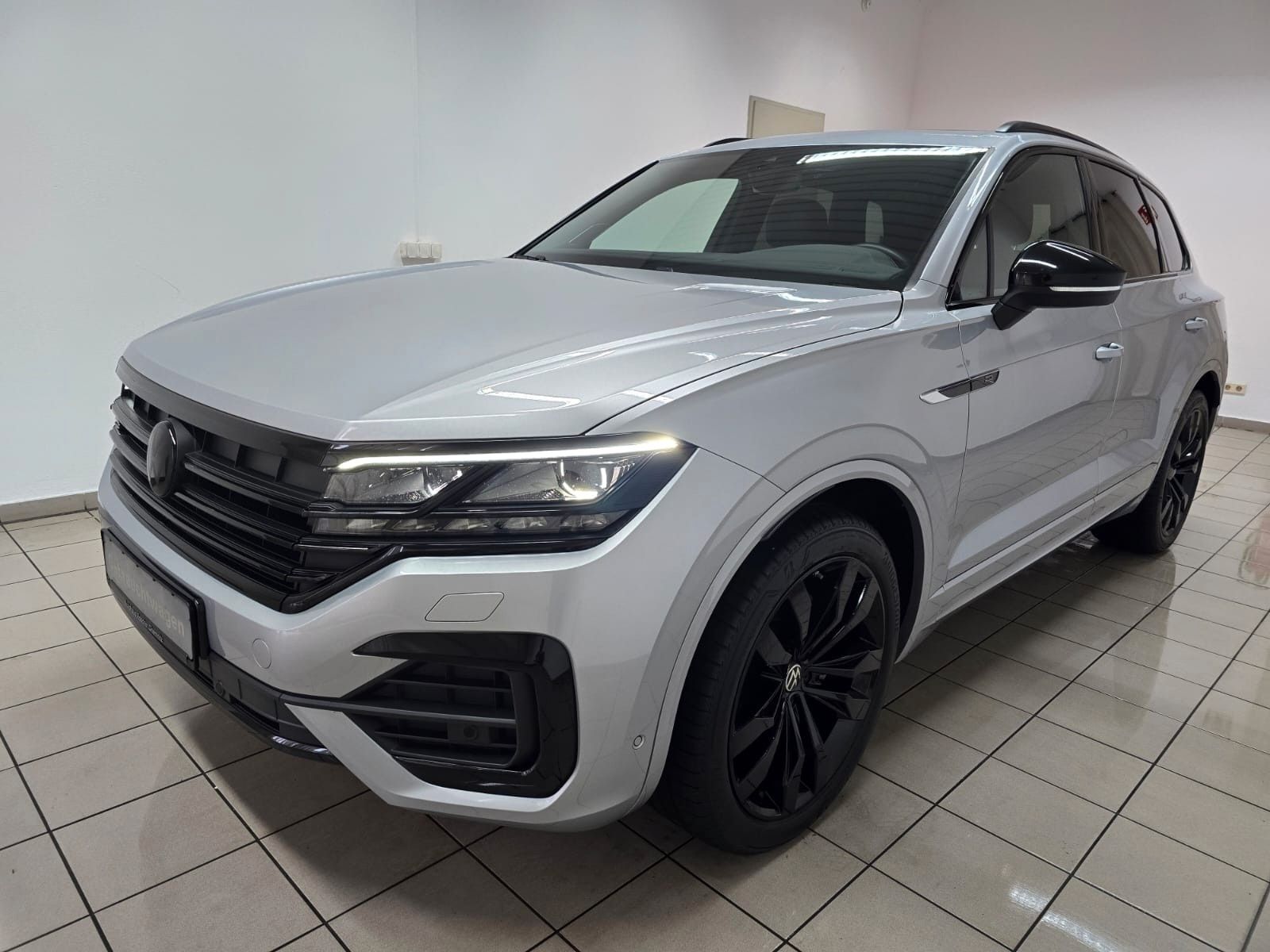 VW Touareg 3.0 TDI R Line Black Matrix Panorama 21"