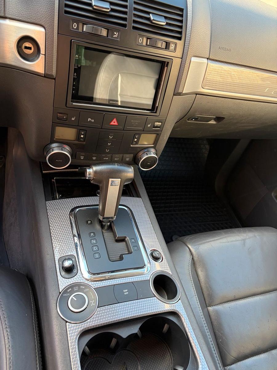 Volkswagen Touareg 2009 — photo 6